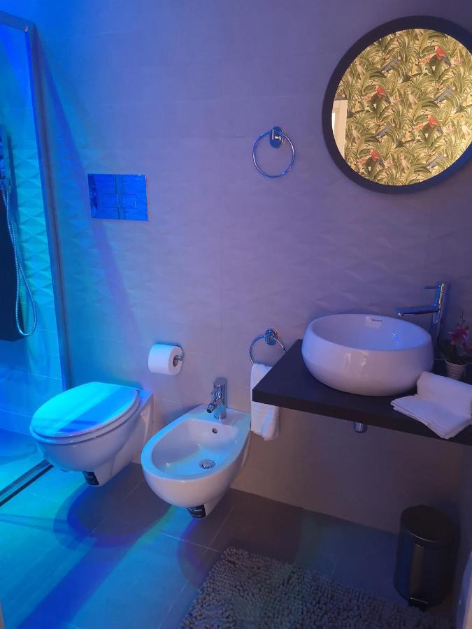 Domus Leone Tre Bed and Breakfast Νάπολη Εξωτερικό φωτογραφία